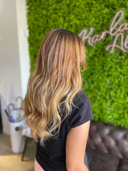 Karla Alonso Peluquería y Estética