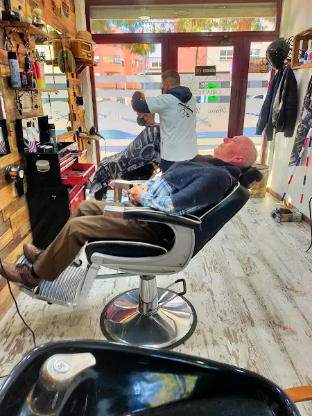 Peluquería Barbería Hermanos Alarcón | Cortes, Afeitados, Barba, Mechas y Tintes