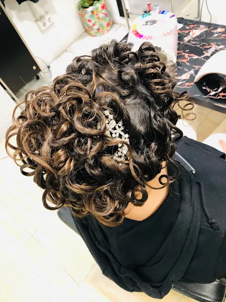 Peluquería Top Hair Unisex Estética - Peluquería en Logroño - foto 2