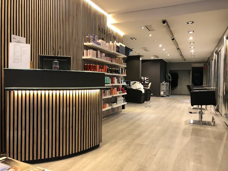 Eduardo Pérez, estilista. - Peluquería en Salamanca