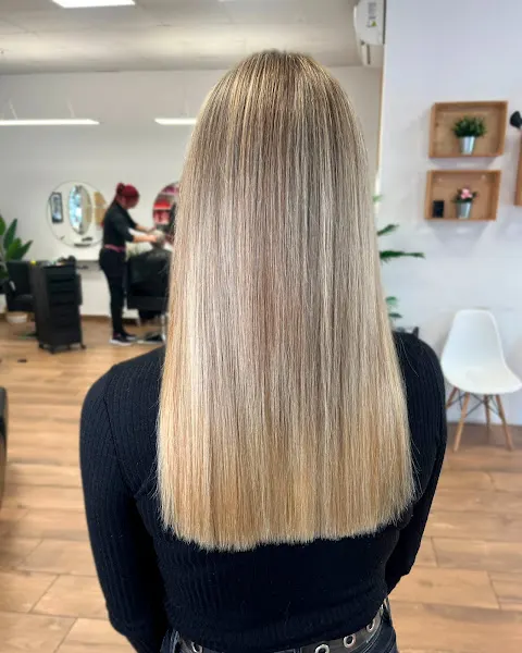 Verónica Nadal & Marta Campillo peluquería y estética - Parla