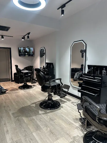 BARBER FONDO - Barbería en Santa Coloma de Gramenet - foto 2