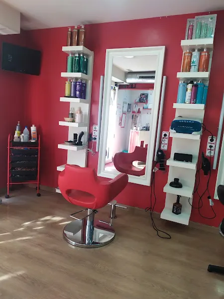 Peluquería Remedios. - Centro de estética en Santa Coloma de Gramenet - foto 2