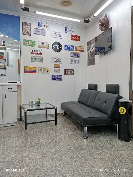 Peluquería Maldonado's - Barbería en Santa Coloma de Gramenet - foto 2
