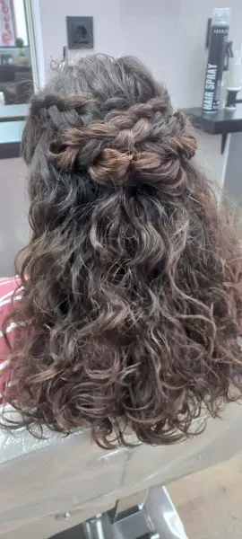Salón De Peluquería Unisex Evolution - Valdemoro