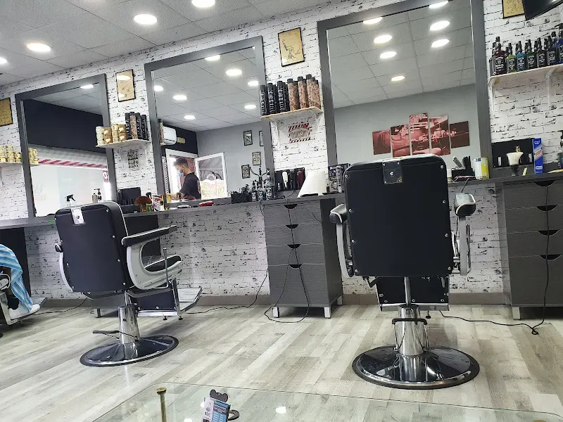 Yus Barber