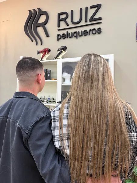 Peluquería Ruiz - Barbería en Alcalá de Guadaíra - foto 2
