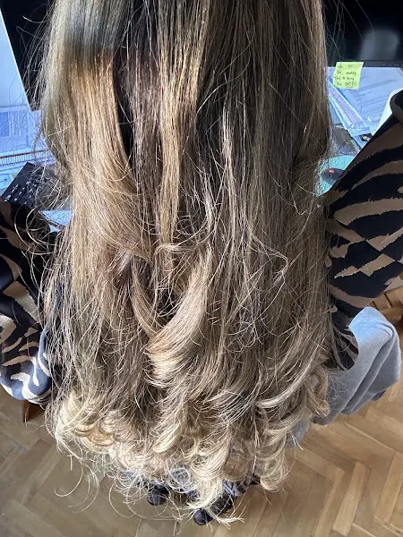 Salónica Peluquería Clara del Rey