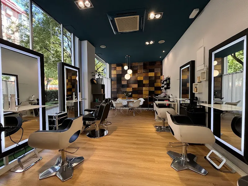 ROLAND SALÓN - Peluquería en Madrid - foto 4