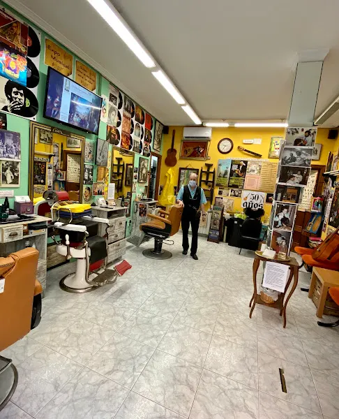"Eladio Bies" Peluqueria/Barbería (Expo-temática Cultural) "Eladio Peluquero Guitarrista" - Madrid