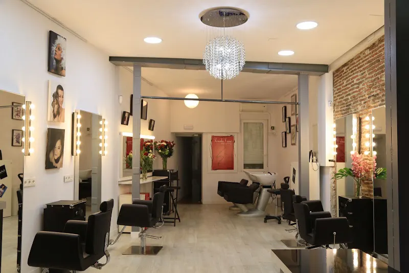 Shimada Kemp Peluquero y Estilista MULTItextural International stylist - Madrid