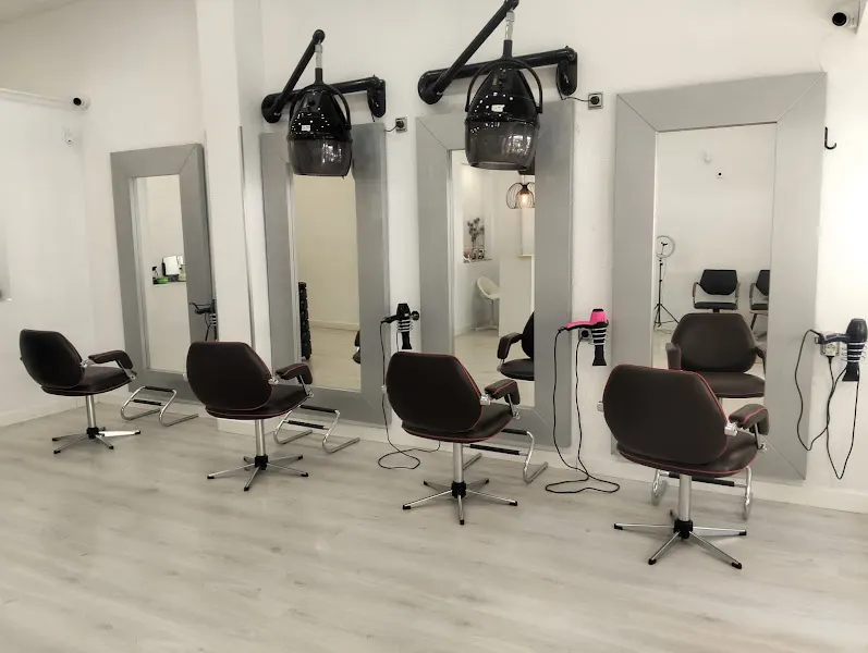 Esencia Hair & Beauty