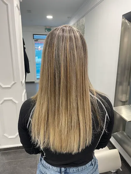 Dreams Hair Stylist