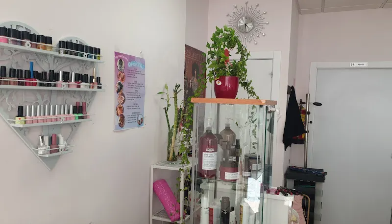 Salón de Belleza Peluquería Unisex - Peluquería en Madrid - foto 2