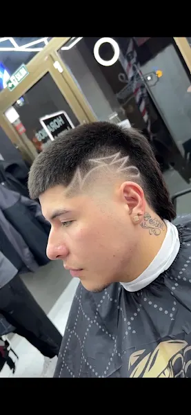 Fine Line Barberia - Peluquería en Madrid - foto 2