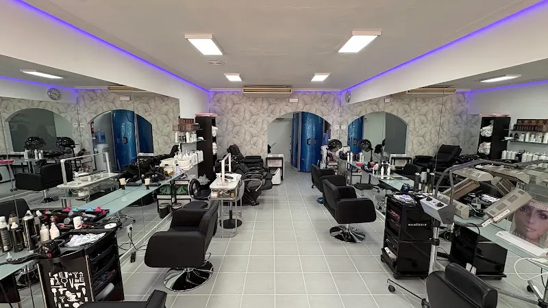 Sisters Peluqueros - Centro de estética en Madrid - foto 2