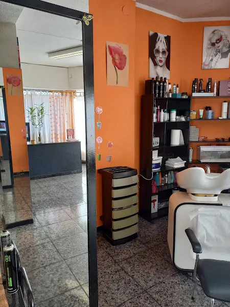 ADRIÁN PELUQUERÍA. - Peluquería en Madrid - foto 2
