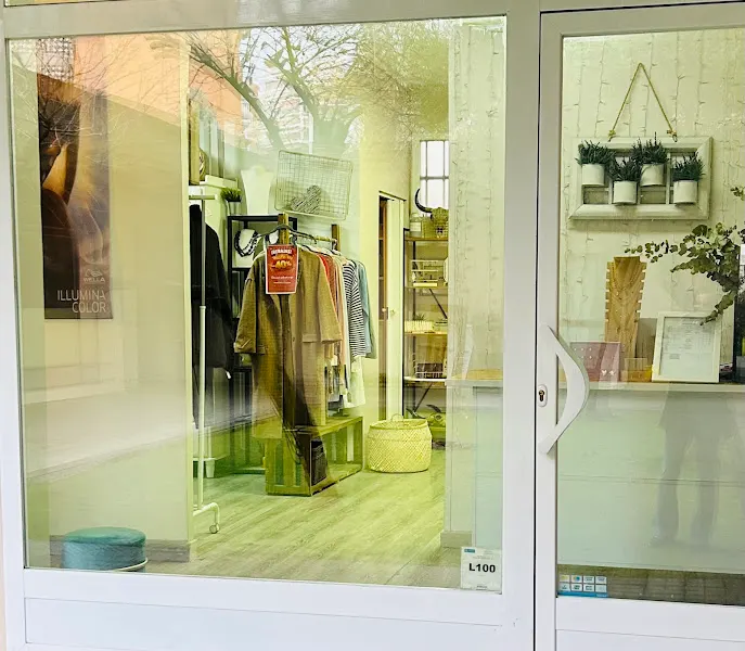 Por los Pelos Peluquería y Tienda de Ropa