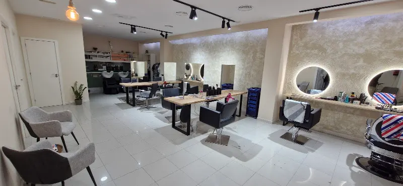 Peluquería Elegance Hair care - Peluquería en Madrid - foto 2