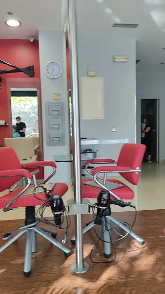 Arrasa Peluqueros (Contrasthes) - Peluquería en Madrid - foto 2