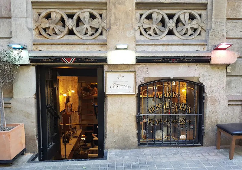 A Club by Anthony Llobet EIXAMPLE (English hair salon)