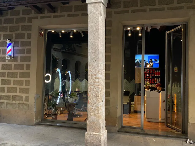 Sundy Unisex Hair Salon /REC