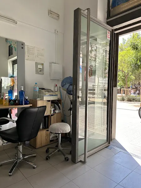Menlisha Perruqueria - Peluquería en Barcelona - foto 2