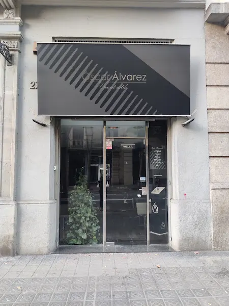 Óscar Álvarez Creant estil. - Peluquería en Barcelona - foto 2
