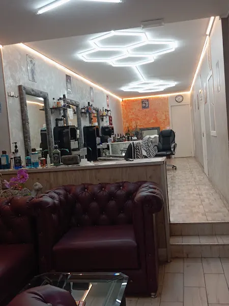 Antoni Perruqueria D'Homes