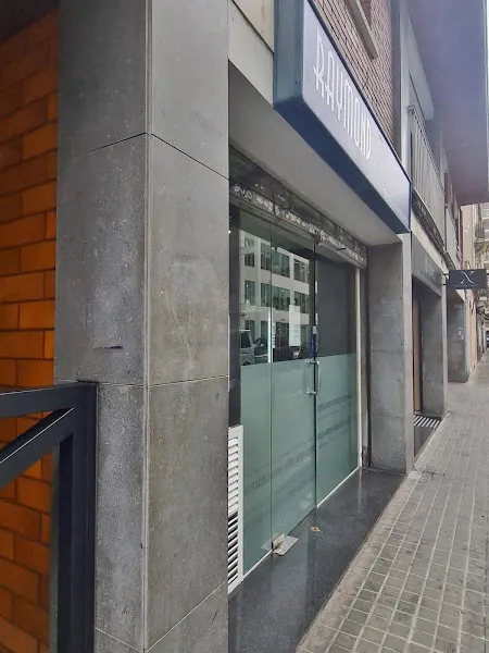 Barberia Raymond - Barbería en Barcelona - foto 2