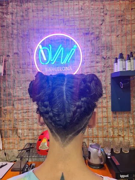 OVNI LOOKERIA (Barcelona) - Peluquería en Barcelona - foto 2