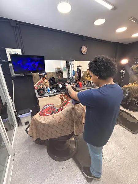 TOSIF Peluquería - Barbería en Barcelona - foto 2