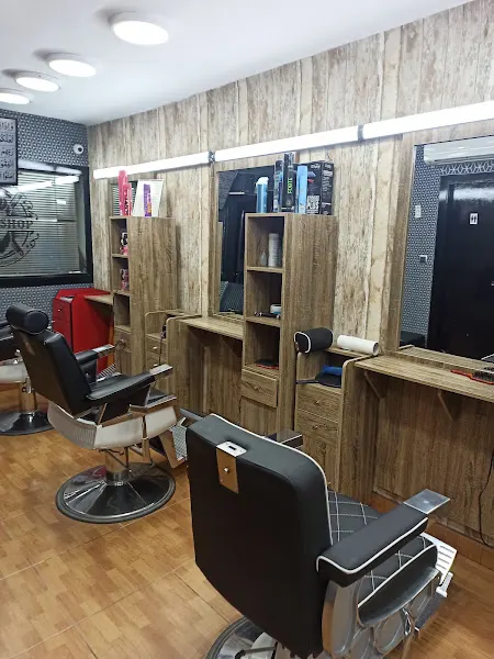 PERRUQUERIA Y BARBERIA ASHAR - Peluquería en Barcelona - foto 2
