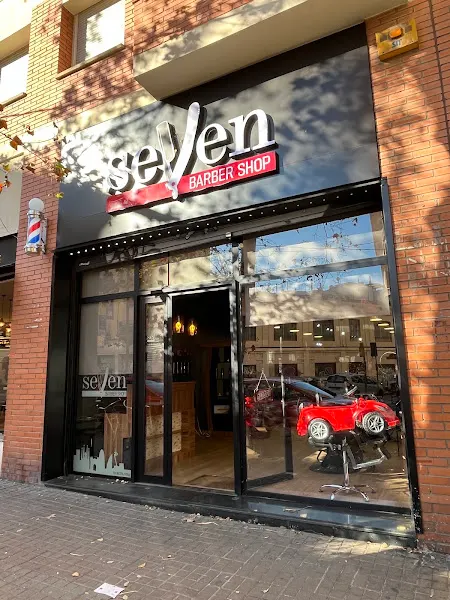 SEVEN BARBERSHOP - Barbería en Barcelona - foto 2