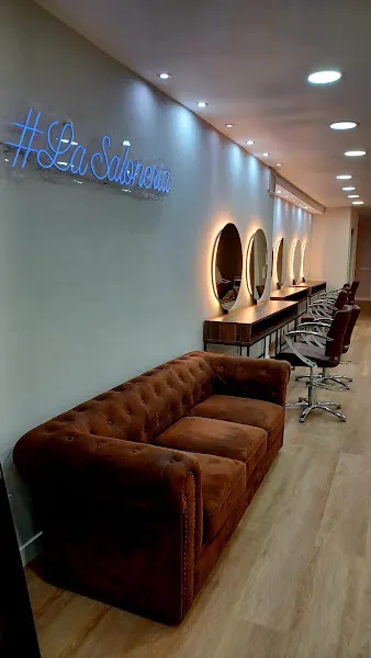 La Saloneria Les Corts - Peluquería en Barcelona - foto 4