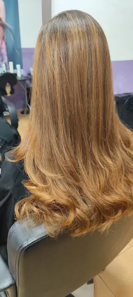 V2 Estilistes - Peluquería en Barcelona - foto 2