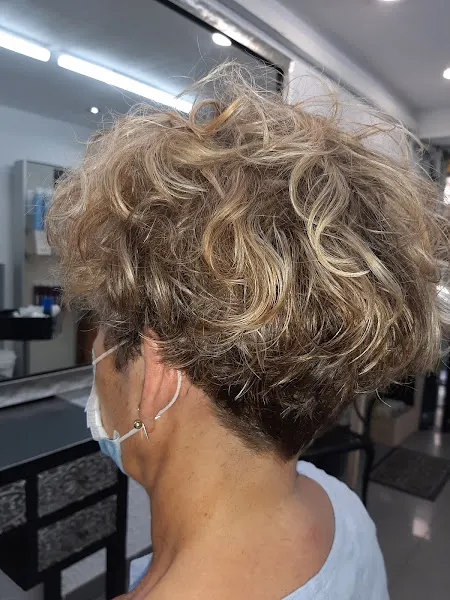 Reyes de la Corte - Peluqueria/Perruqueria - Peluquería en Barcelona - foto 2