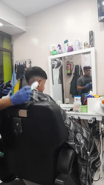 Estilo Unico Perruqueria - Peluquería en Barcelona - foto 2