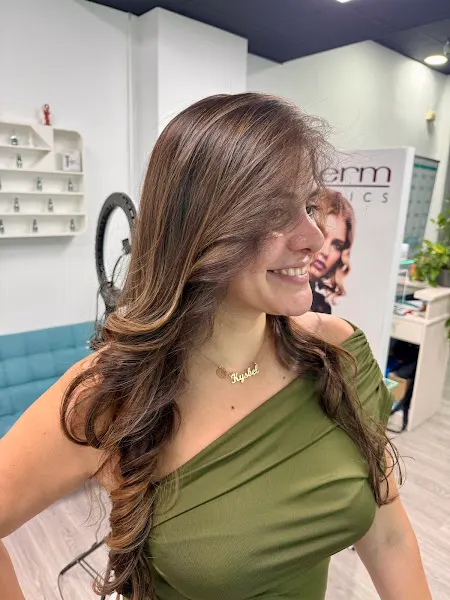 Diva estilista Kirwin Garcia - Peluquería en Valencia - foto 2