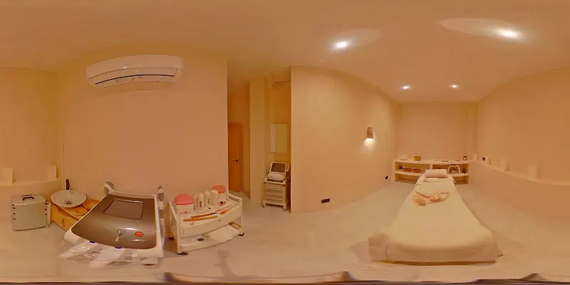 SECRETOS DEL AGUA. PELUQUERÍA Y ESTÉTICA. ARES SALÓN BOUTIQUE. - Estepona