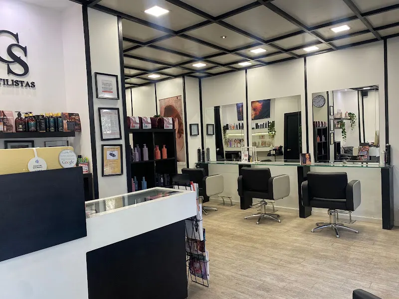 CS. ESTILISTAS PELUQUERÍA VALENCIA