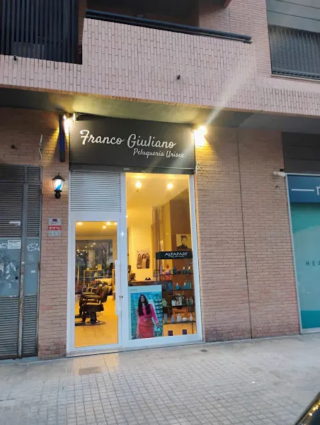 Franco Giuliano , peluquería unisex
