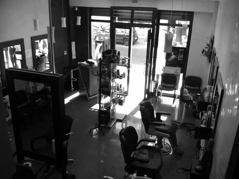 Bravo Estilistas - Peluquería en Sevilla - foto 2