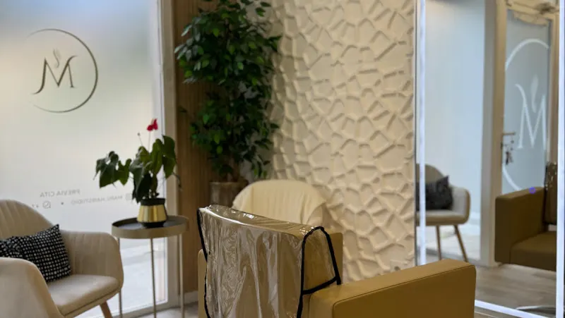 Maru Hair Studio - Paterna