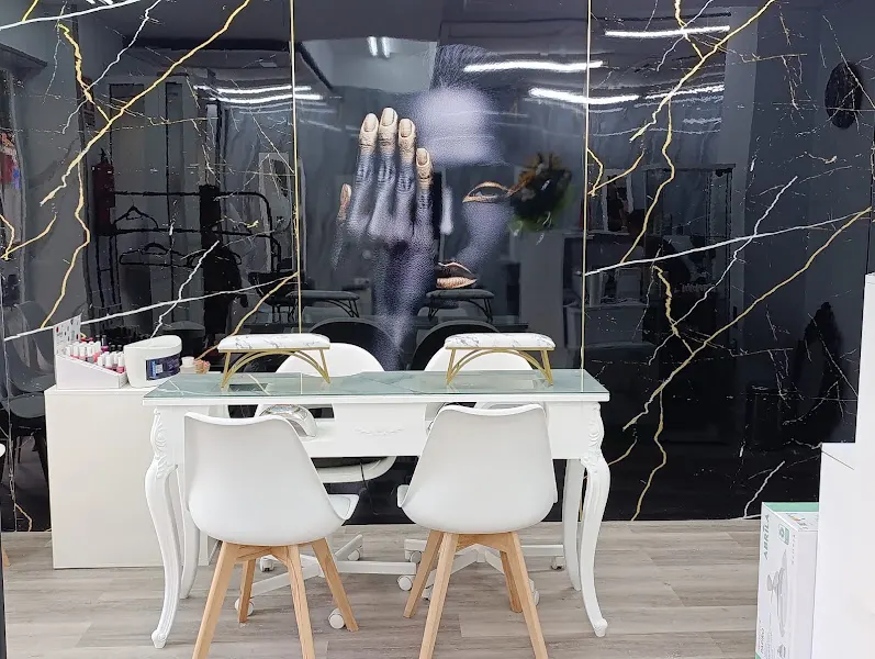 Peluqueria Tokes De Triana