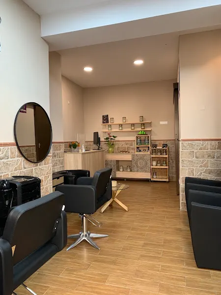 Gloss - Peluquería en Sevilla - foto 2