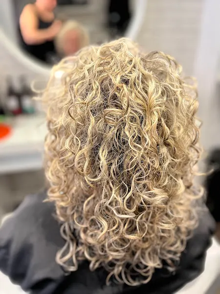 Epsilon Hair & Beauty By Mayca Campoy - Torremolinos
