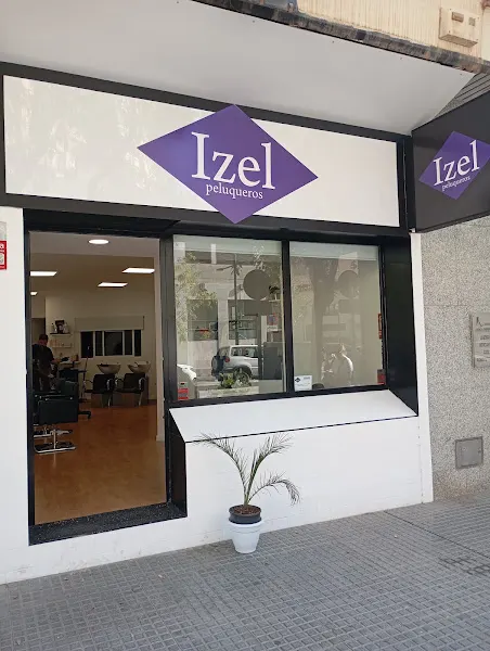 Izel Peluqueros - Peluquería en Málaga - foto 2