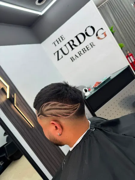 THE ZURDOG BARBER - Peluqueria Latina.