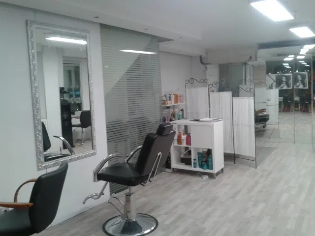 Alfonso X Peluquería - Peluquería en Murcia - foto 2